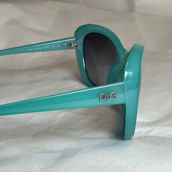 Preloved Authentic Dolce & Gabbana 8083 Turquoise/Gray Gradient Sunglass… - Picture 11 of 17